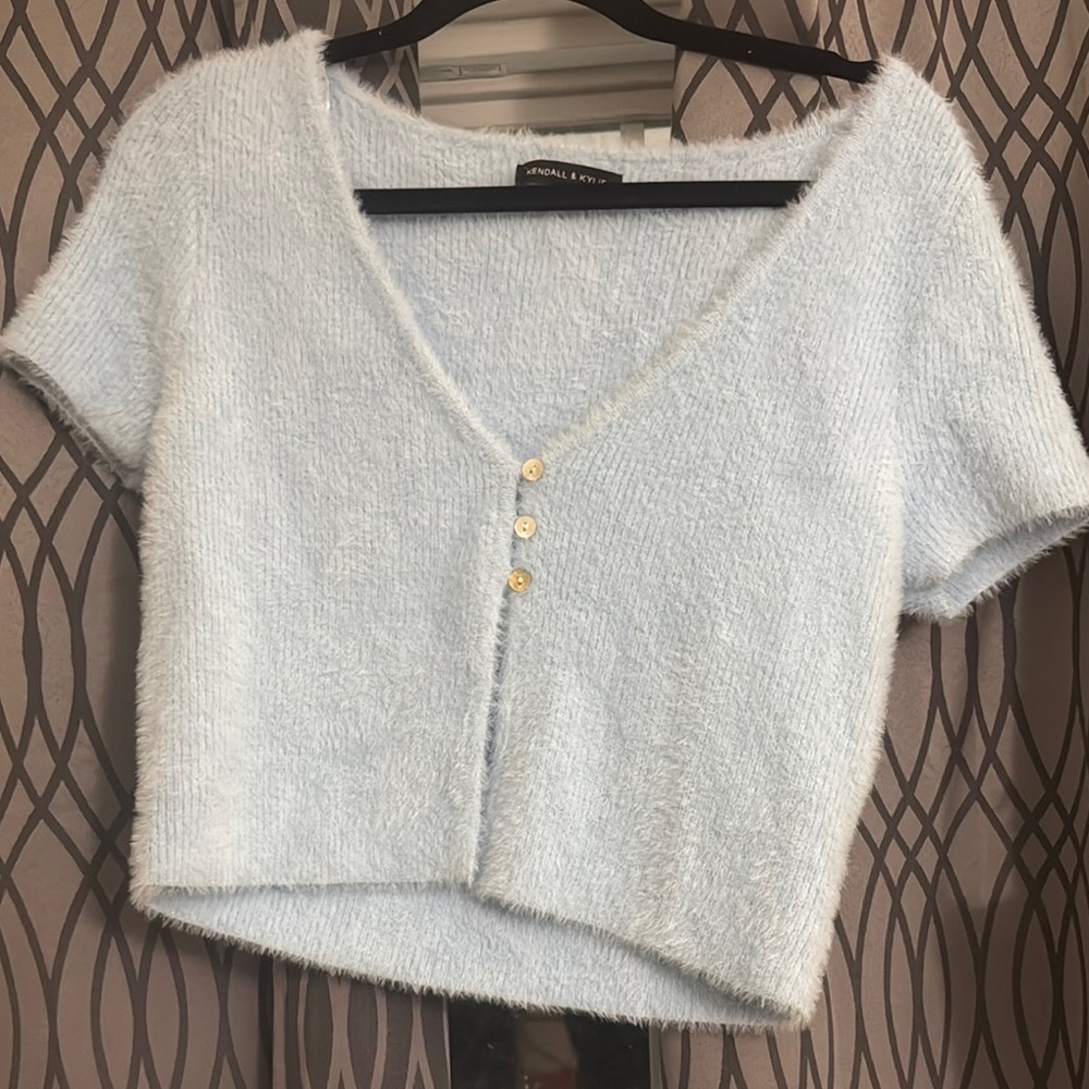 Kendall & Kylie Cream Buttoned Crop Blouse